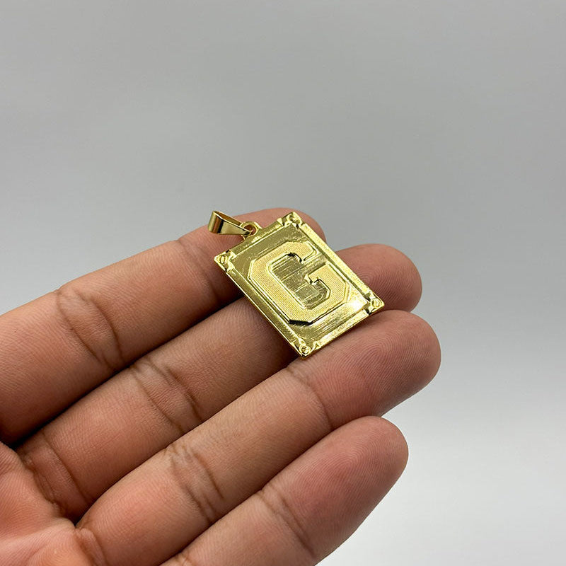 PINGENTE LETRA G NA CHAPA - BANHADO A OURO 18K