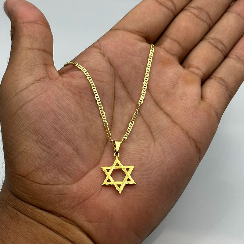 CORRENTE PIASTRINE 2MM - 70CM + PINGENTE ESTRELA DE DAVI VAZADA (BANHADO A OURO 18K)
