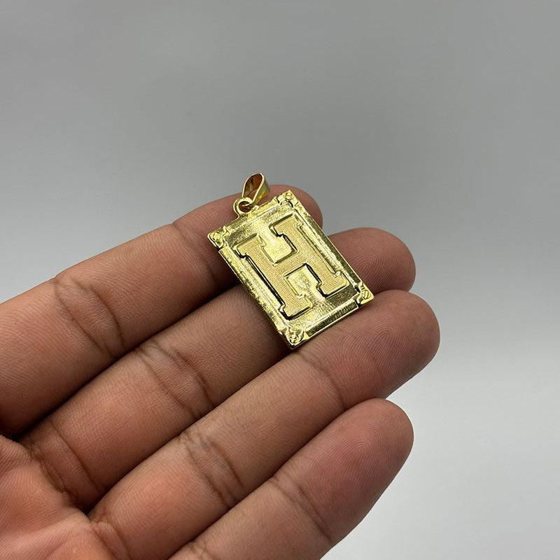 PINGENTE LETRA H NA CHAPA - BANHADO A OURO 18K