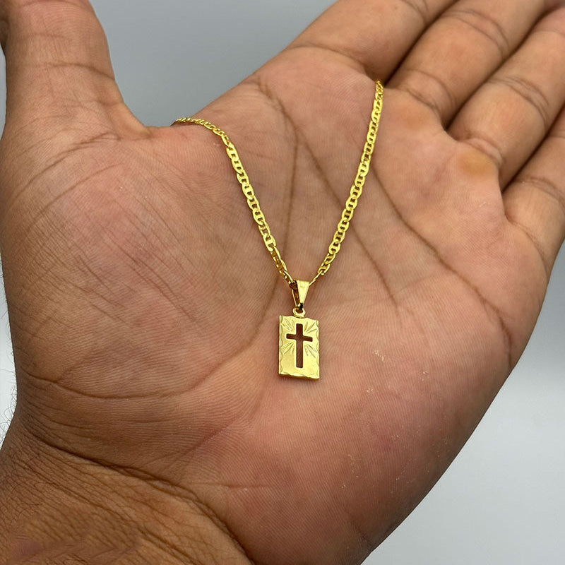 CORRENTE PIASTRINE 2MM - 70CM + PINGENTE CRUZ VAZADA - BANHADO A OURO 18K
