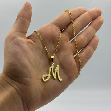 CORRENTE ELO PORTUGUÊS 2MM - 45CM + PINGENTE LETRA M VAZADA - BANHADO A OURO 18K