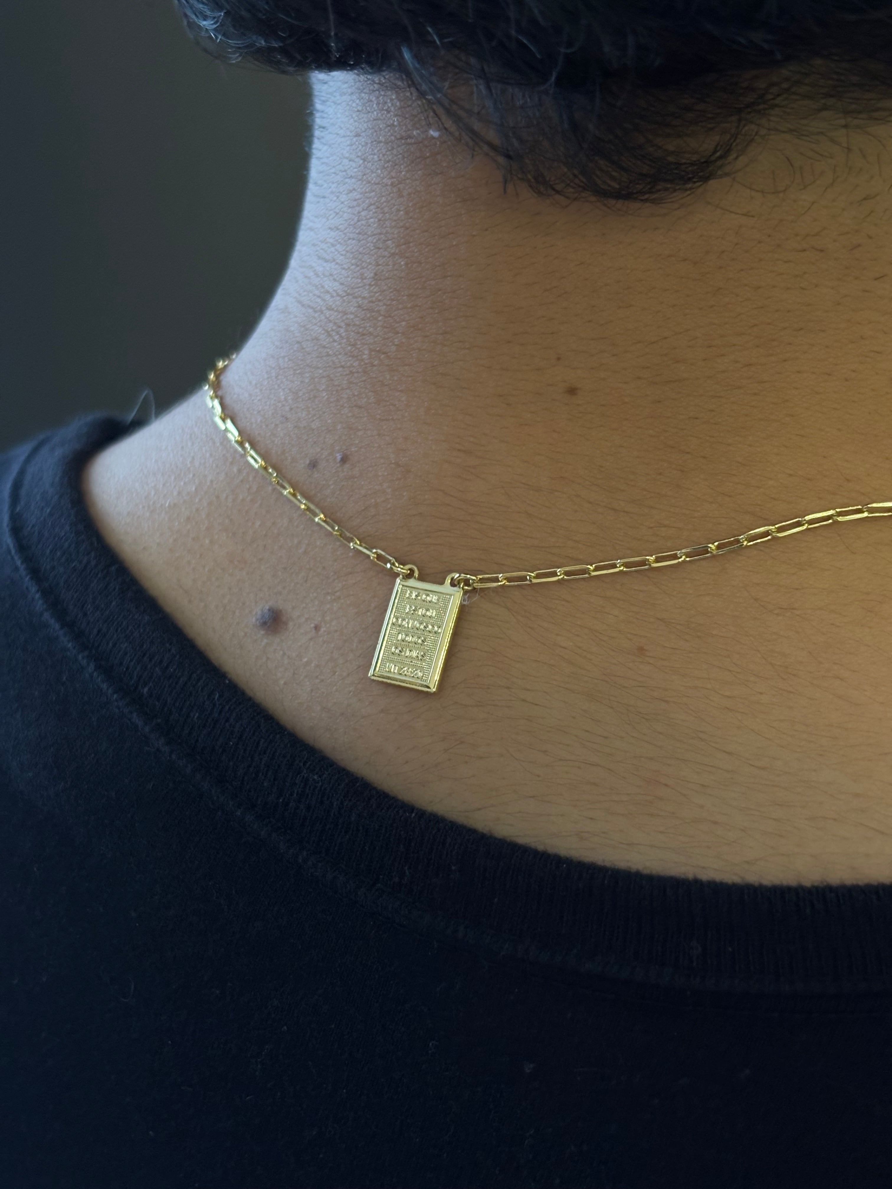 ESCAPULÁRIO DEUS É FIEL COM ORAÇÃO (TIJOLINHO DE QUINA 2MM) - 70CM - BANHADO A OURO 18K