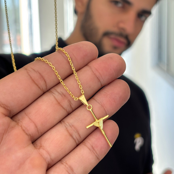 CORRENTE CADEADO 2MM - 70CM + PINGENTE CRUZ ENROLADA (BANHADO A OURO 18K)