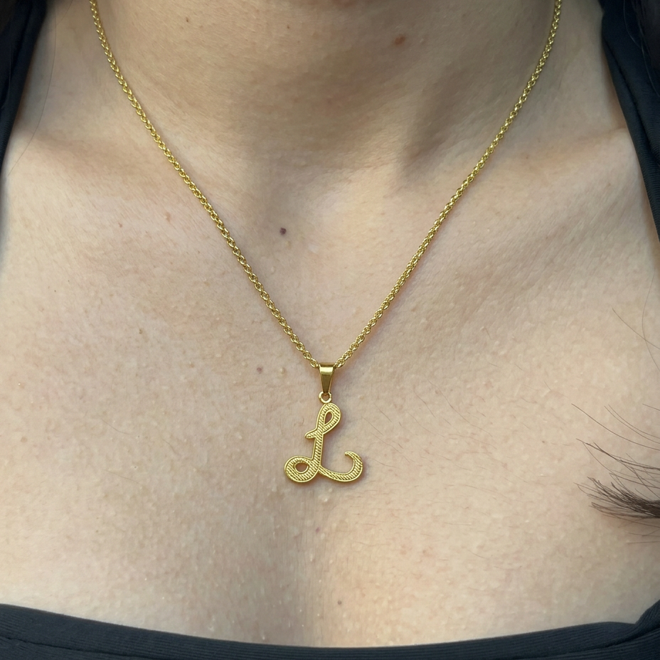 CORRENTE ELO PORTUGUÊS 2MM - 45CM + PINGENTE LETRA L VAZADA - BANHADO A OURO 18K