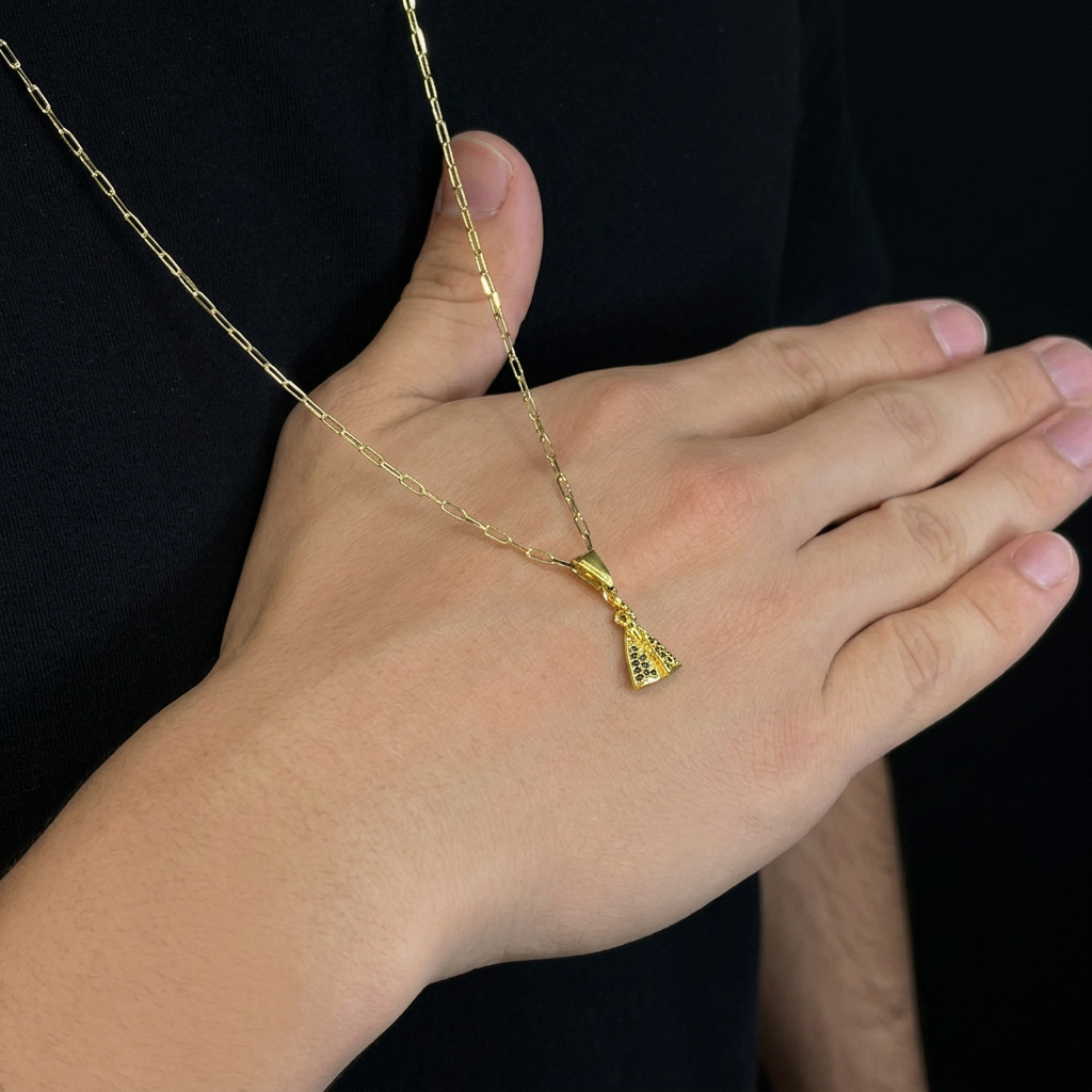 CORRENTE TIJOLINHO DE QUINA 2MM - 70CM (FECHO ITALIANO) + PINGENTE NOSSA SENHORA CRAVEJADO (BANHADO A OURO 18K)