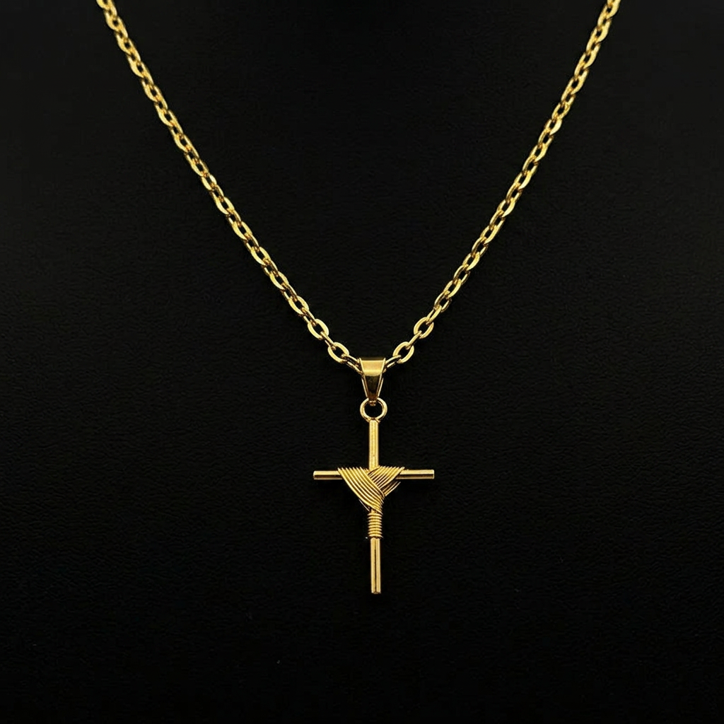 CORRENTE CADEADO 2MM - 70CM + PINGENTE CRUZ ENROLADA (BANHADO A OURO 18K)