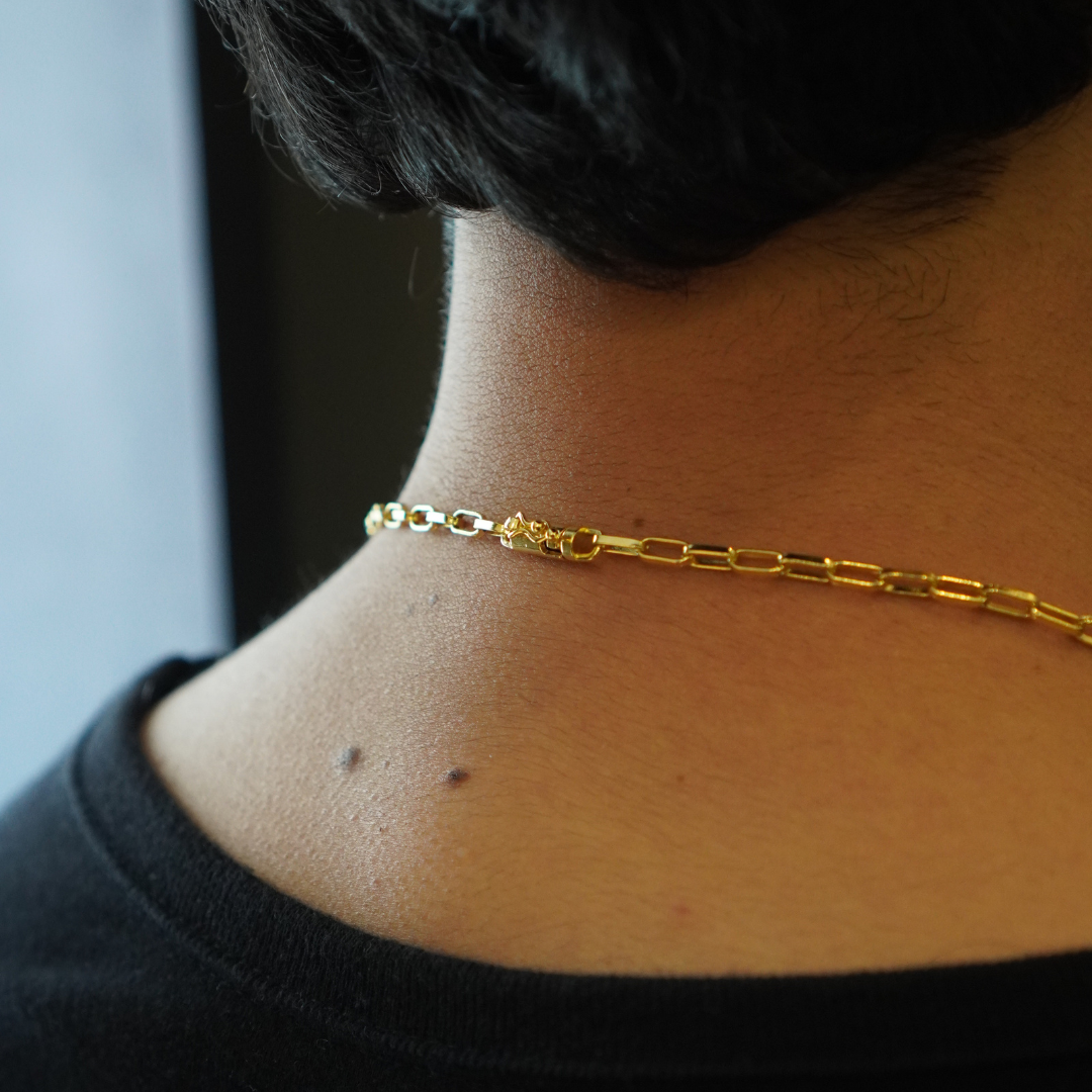 CORRENTE TIJOLINHO 4MM - 70CM (FECHO BOMBA) + PINGENTE PEPITA MÉDIA - 2,5CM (BANHADO A OURO 18K)
