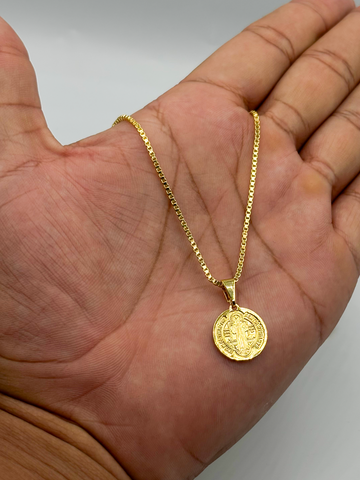 CORRENTE VENEZIANA 1,5MM - 70CM + PINGENTE MEDALHA DE SÃO BENTO P - BANHADO A OURO 18K